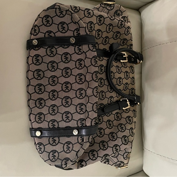 Authentic Michael Kors Bag - Picture 3 of 4